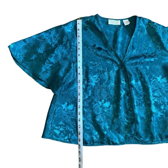 Victoria’s Secret Gold Label Vintage Green Satin Cropped Pajamaa Style Top - Picture 6 of 7